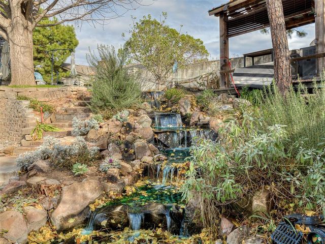 10 Rustic Hills Street, Norman, OK 73072