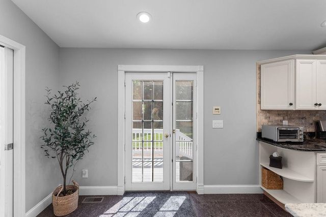 7 Jenny Hill Lane, Nashua, NH 03062