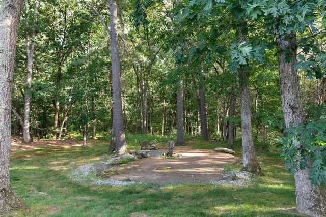7 Jenny Hill Lane, Nashua, NH 03062