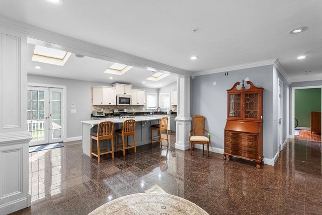 7 Jenny Hill Lane, Nashua, NH 03062