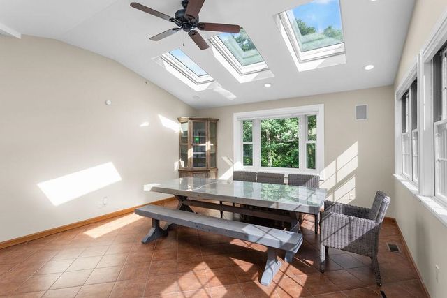 7 Jenny Hill Lane, Nashua, NH 03062