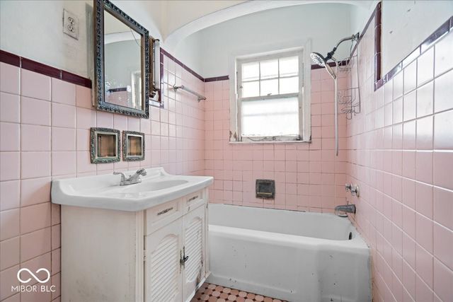 5808 Primrose Avenue, Indianapolis, IN 46220