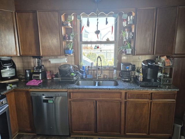 155 Washington St, New Bedford, MA 02740