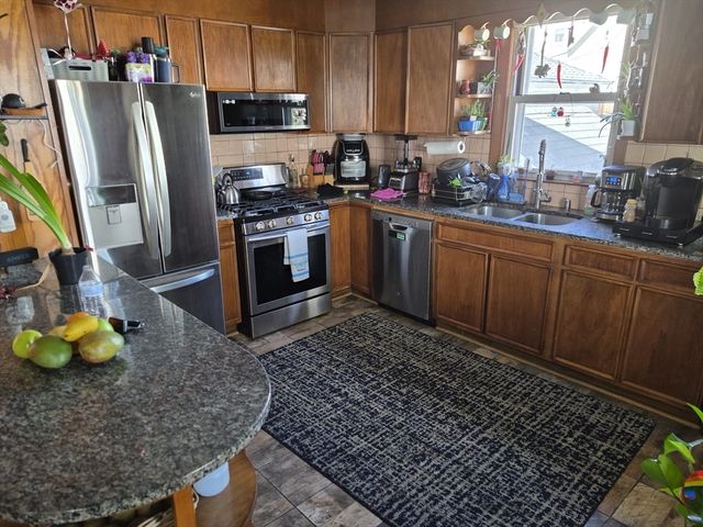 155 Washington St, New Bedford, MA 02740