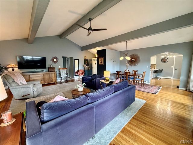 53 Ridgeway Sites Avenue, Minetto, NY 13126