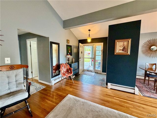 53 Ridgeway Sites Avenue, Minetto, NY 13126