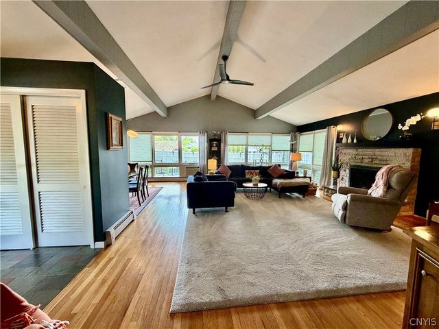 53 Ridgeway Sites Avenue, Minetto, NY 13126