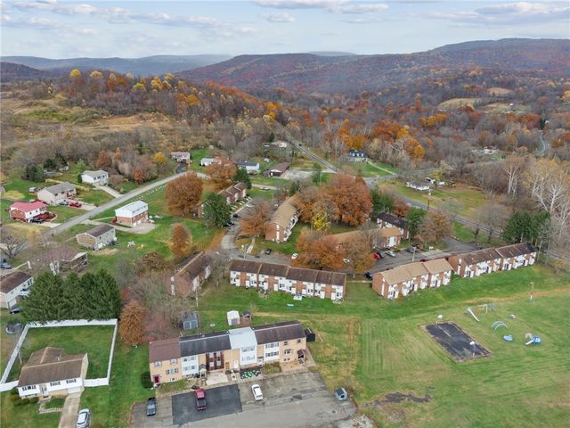 148 Van Dr, Bullskin Twp, PA 15425