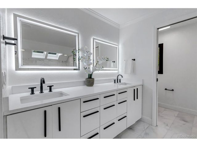 17 E Belleview Ln, Greenwood Village, CO 80121