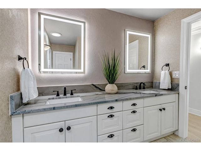 17 E Belleview Ln, Greenwood Village, CO 80121