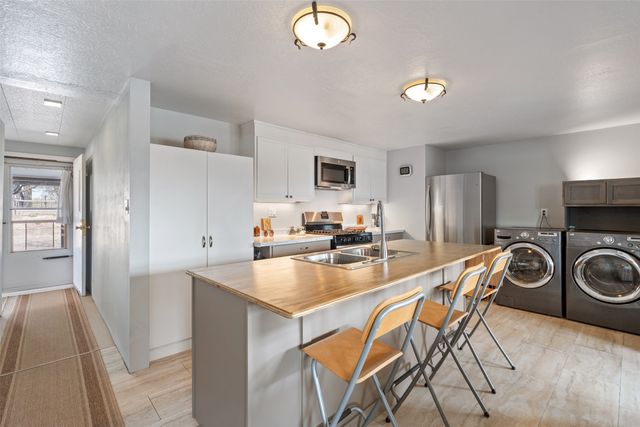 1 Calle Andreita, Santa Fe, NM 87506