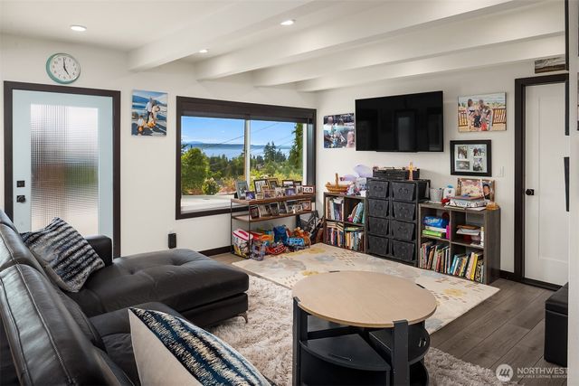 1116 Vista Place, Edmonds, WA 98020