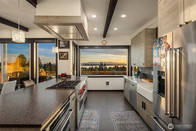 1116 Vista Place, Edmonds, WA 98020