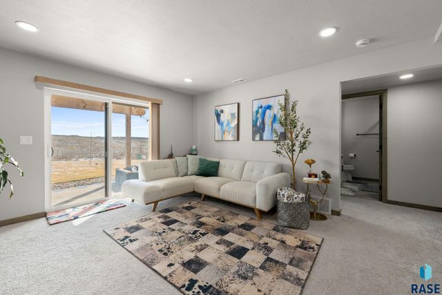 300 S Tumble Creek Ave Avenue, Sioux Falls, SD 57110