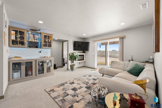 300 S Tumble Creek Ave Avenue, Sioux Falls, SD 57110