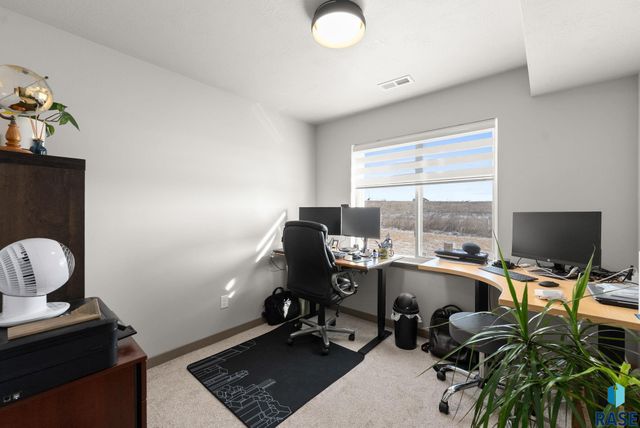 300 S Tumble Creek Ave Avenue, Sioux Falls, SD 57110