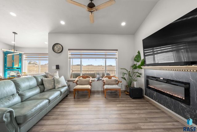 300 S Tumble Creek Ave Avenue, Sioux Falls, SD 57110