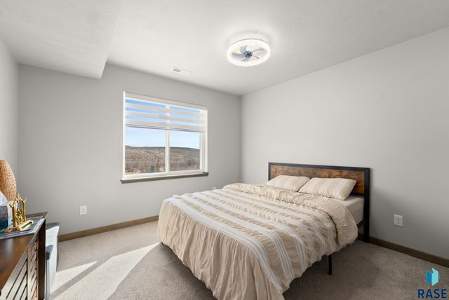 300 S Tumble Creek Ave Avenue, Sioux Falls, SD 57110