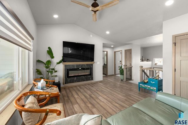 300 S Tumble Creek Ave Avenue, Sioux Falls, SD 57110