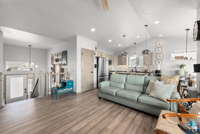 300 S Tumble Creek Ave Avenue, Sioux Falls, SD 57110