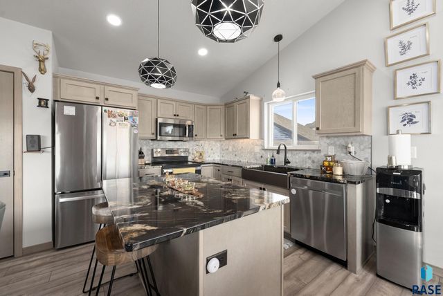 300 S Tumble Creek Ave Avenue, Sioux Falls, SD 57110