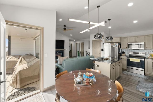 300 S Tumble Creek Ave Avenue, Sioux Falls, SD 57110