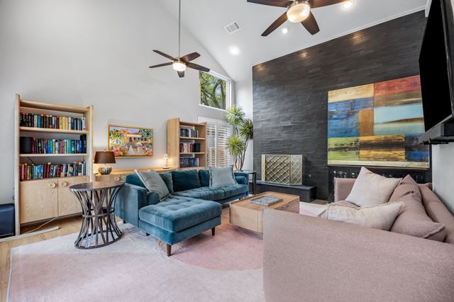 7168 Manor Oaks Drive, Dallas, TX 75248