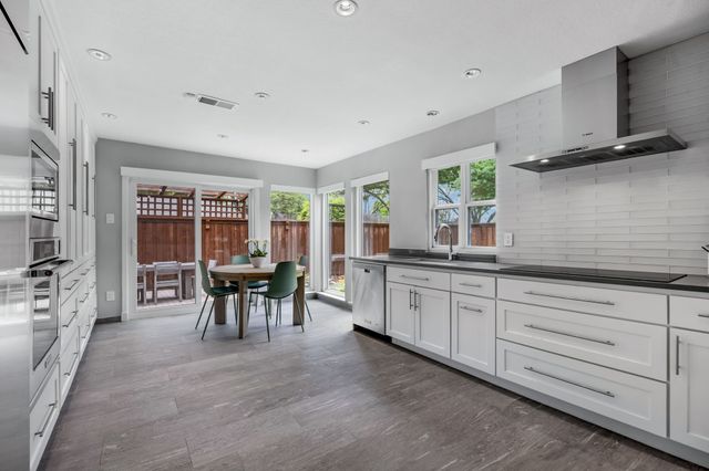 7168 Manor Oaks Drive, Dallas, TX 75248