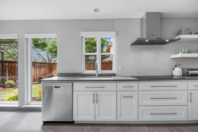 7168 Manor Oaks Drive, Dallas, TX 75248