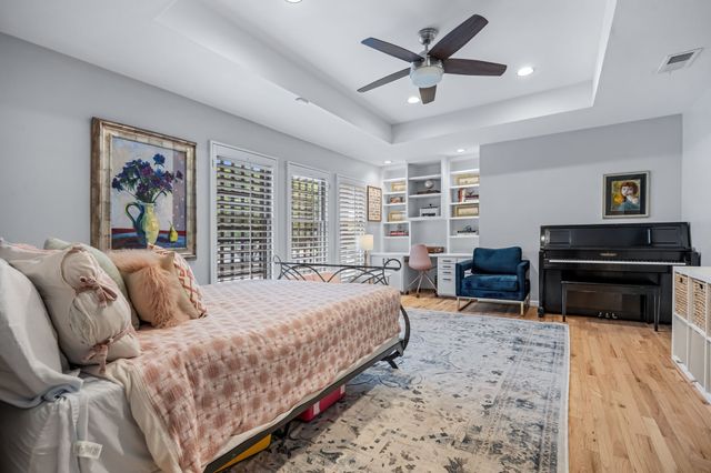 7168 Manor Oaks Drive, Dallas, TX 75248