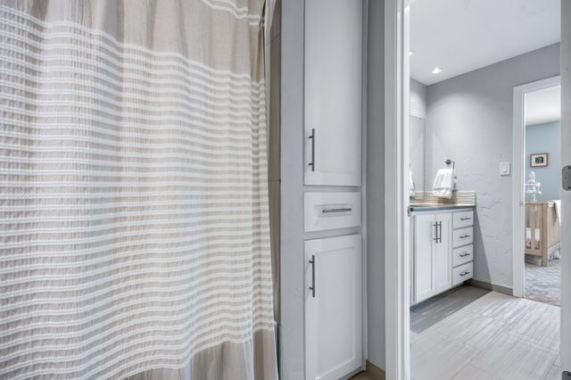 7168 Manor Oaks Drive, Dallas, TX 75248