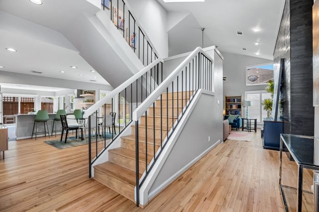 7168 Manor Oaks Drive, Dallas, TX 75248