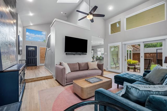 7168 Manor Oaks Drive, Dallas, TX 75248