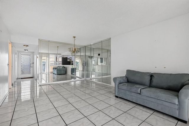 650 SW 124th Terrace 404p, Pembroke Pines, FL 33027