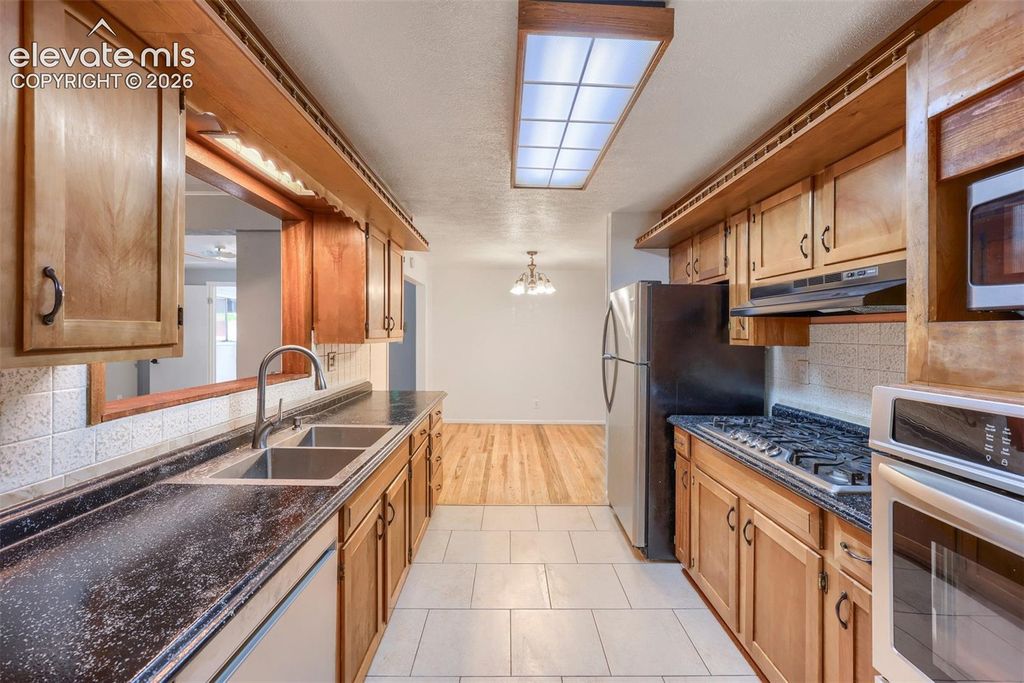 1031 Ohio Avenue, Canon City, CO 81212 — photo 5