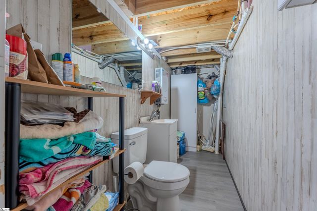 370 N Port Bass Drive, Fair Play, SC 29643