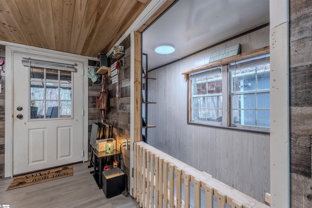 370 N Port Bass Drive, Fair Play, SC 29643