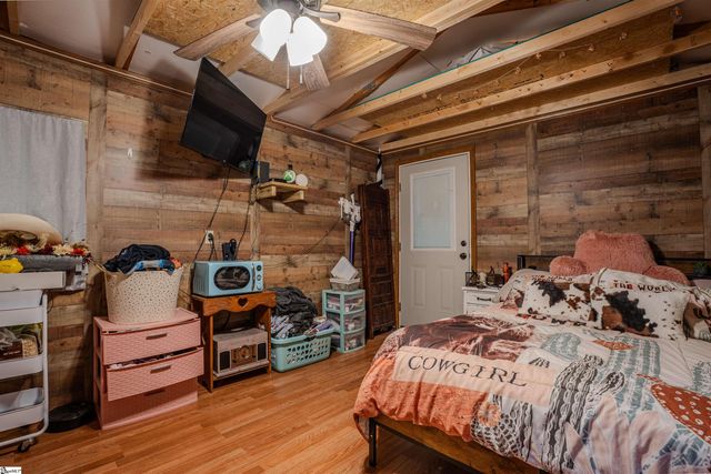 370 N Port Bass Drive, Fair Play, SC 29643