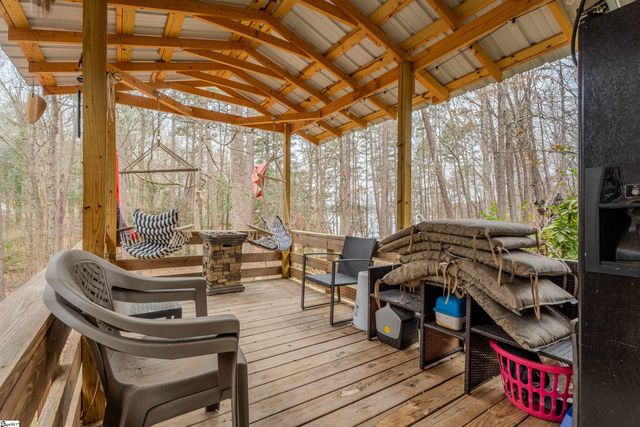 370 N Port Bass Drive, Fair Play, SC 29643