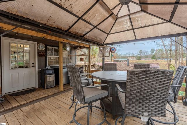 370 N Port Bass Drive, Fair Play, SC 29643