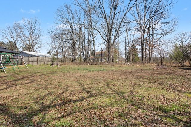 127 Rockhouse Rd, Hohenwald, TN 38462