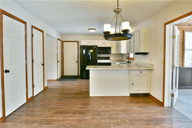 658 Center Street W, Warren, OH 44481