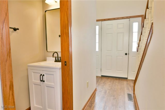 658 Center Street W, Warren, OH 44481