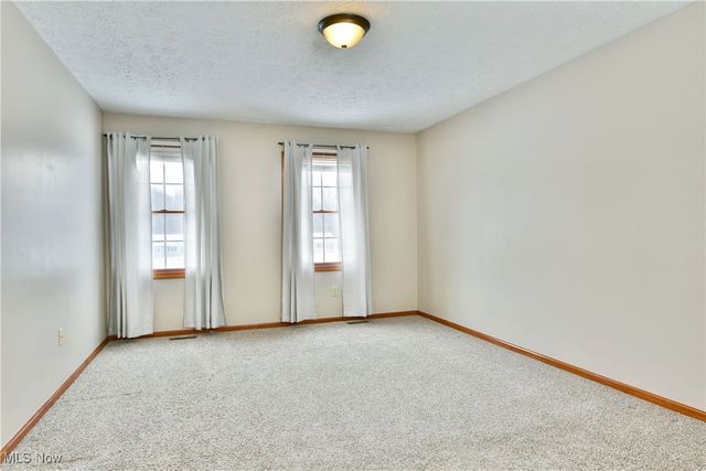 658 Center Street W, Warren, OH 44481