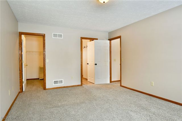 658 Center Street W, Warren, OH 44481