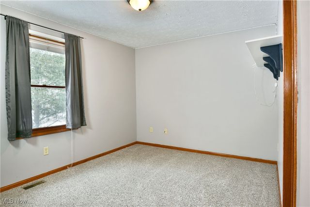 658 Center Street W, Warren, OH 44481