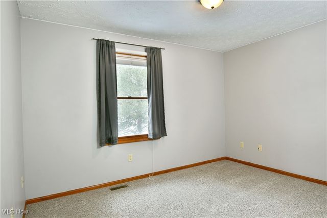 658 Center Street W, Warren, OH 44481