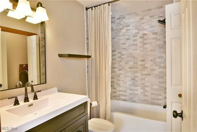 658 Center Street W, Warren, OH 44481