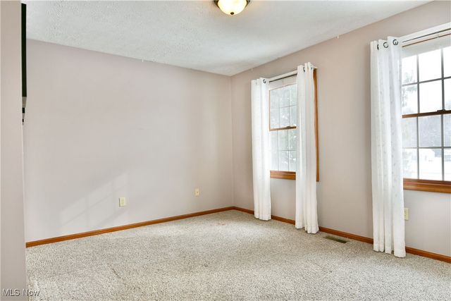 658 Center Street W, Warren, OH 44481