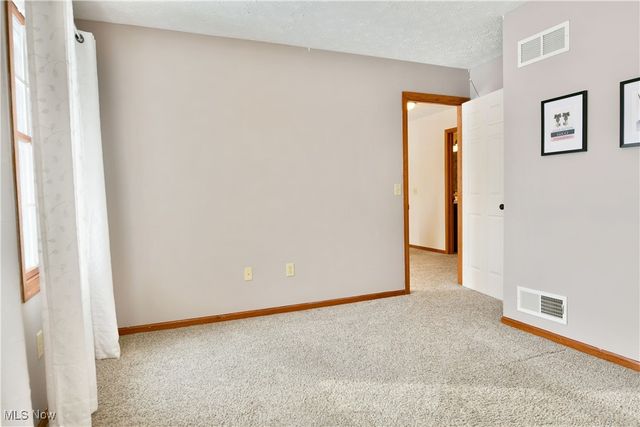 658 Center Street W, Warren, OH 44481